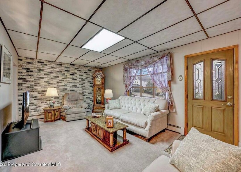 Building Photo - 1409 E Elm St
