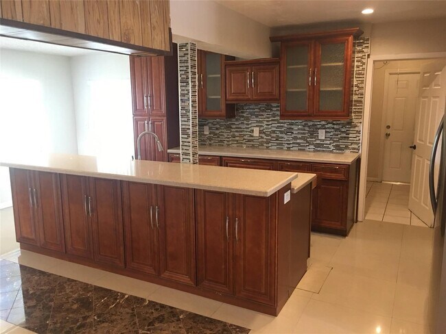Building Photo - 720 N 66th Ter HOLLYWOOD, FL 33024