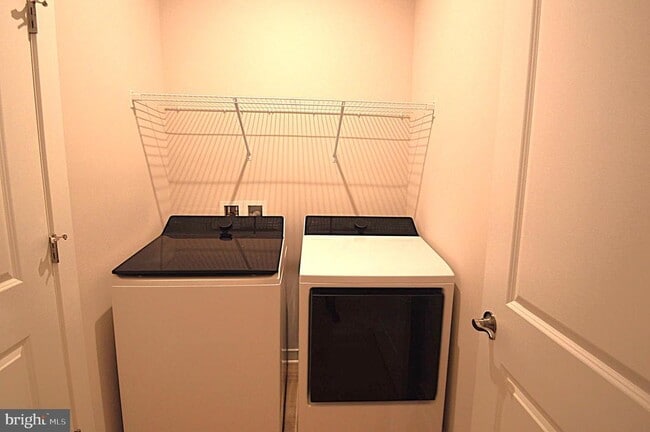 Building Photo - 13651 Innovation Station Lp