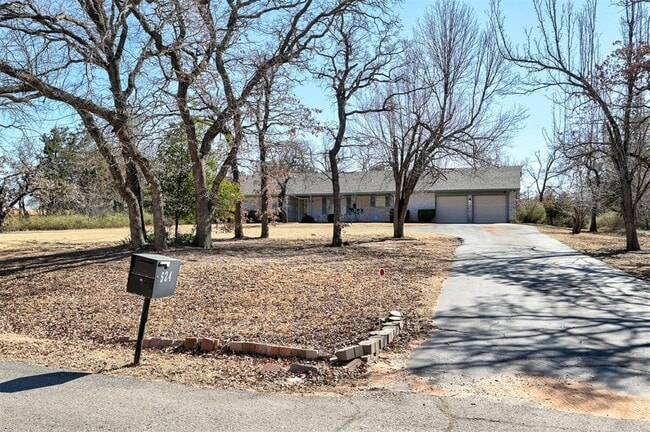 Building Photo - 524 Sherwood Ln