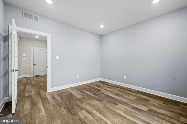 Building Photo - 7147 Starmount Ct