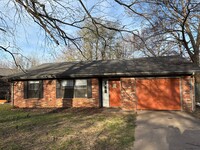 Building Photo - 3-Bedroom 2-Bathroom House in Fayetteville...