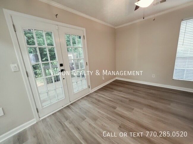 Building Photo - 5025 Brittany Dr