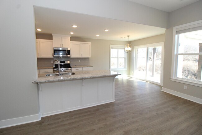 Building Photo - 588 Utah Ave