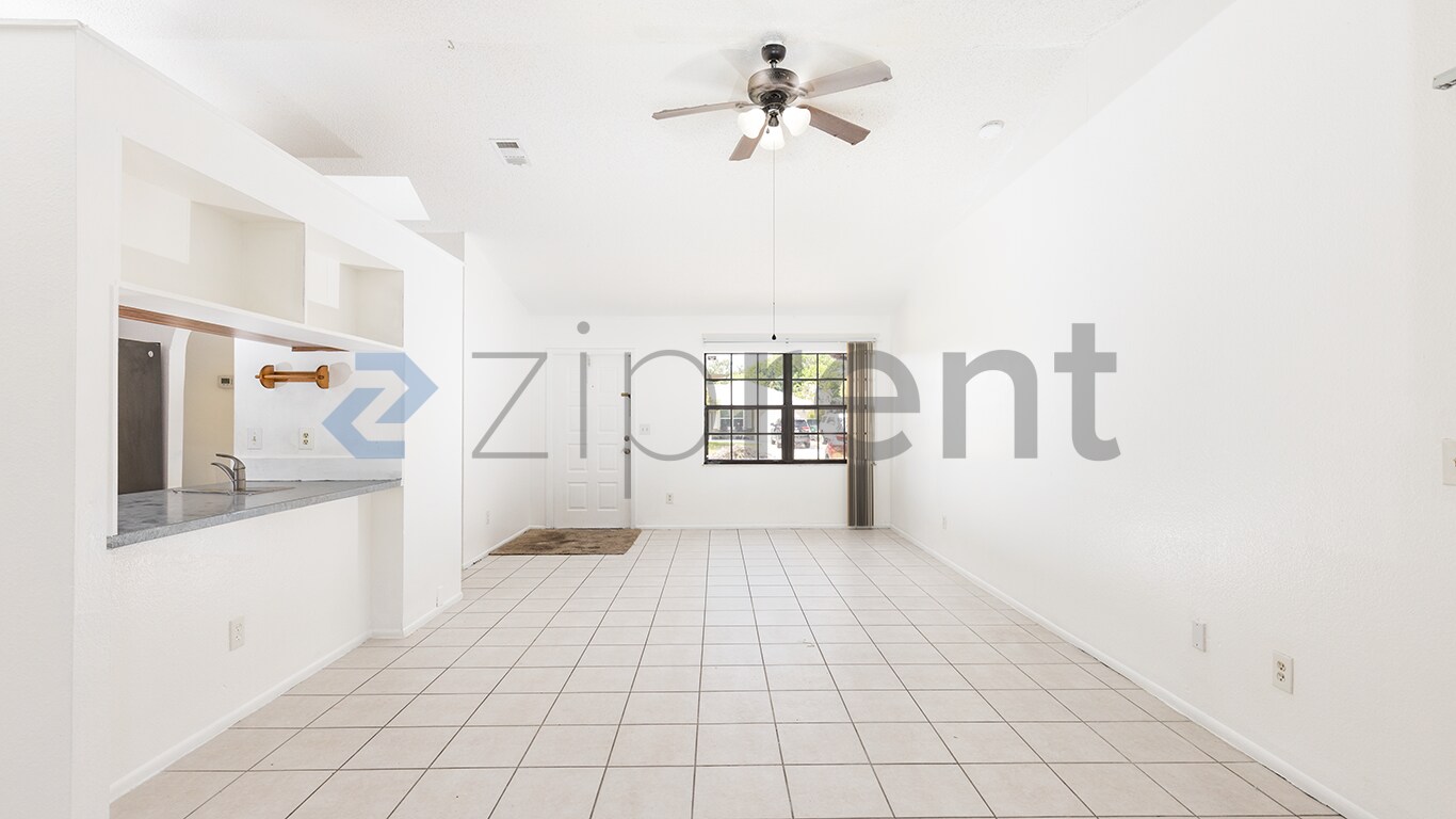 Building Photo - Unit