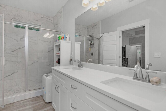 Building Photo - 2800 Ram Ln