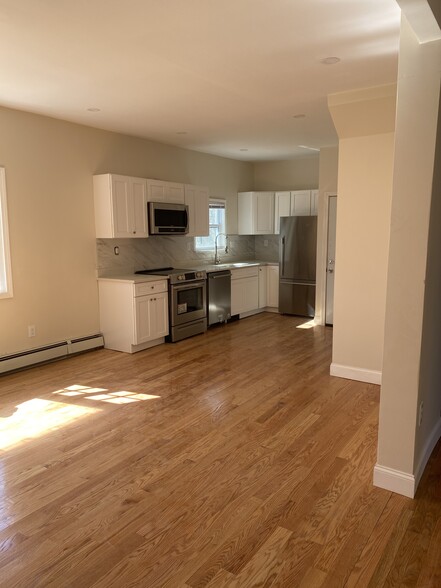 Building Photo - 48 Nashua St