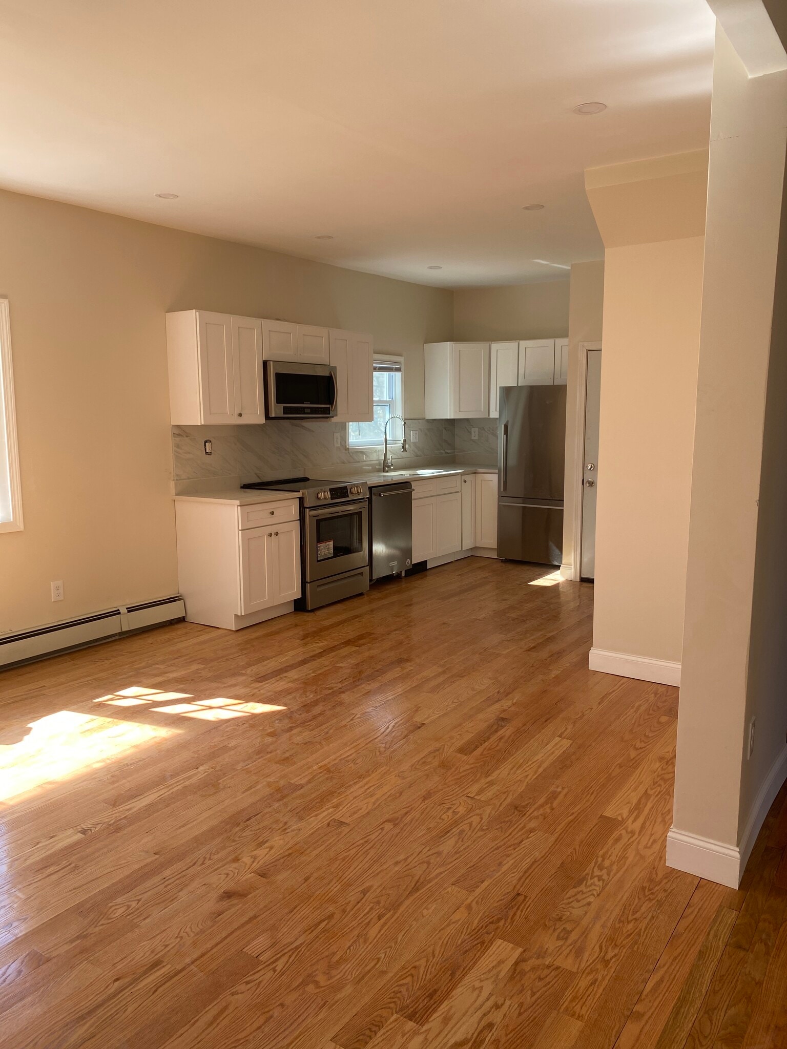 Building Photo - 48 Nashua St