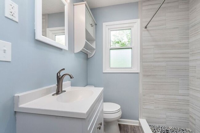 Building Photo - Beautifully updated home located in the he...