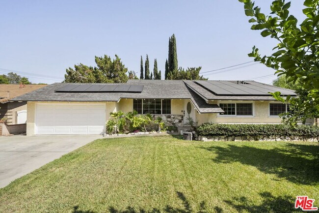 Building Photo - 22116 Blythe St
