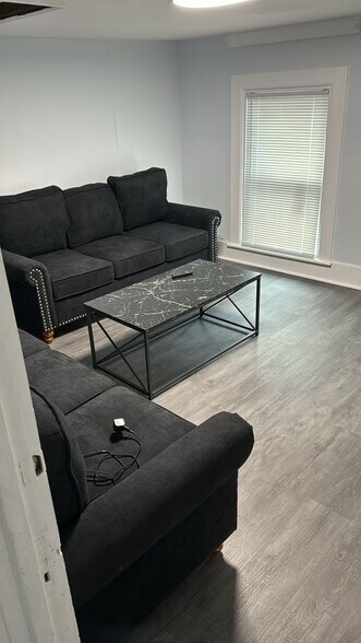 Building Photo - 1211 Madison St