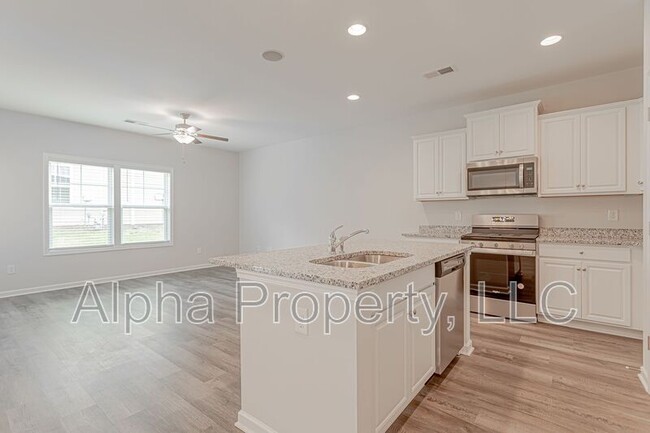 Building Photo - 102 Sweet Almond Ct