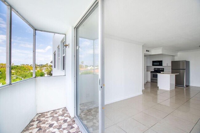 Building Photo - 1990 Marseille Dr