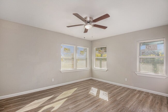 Building Photo - 406 Dawson Cir