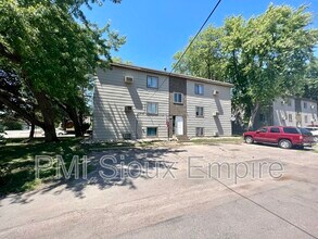 Building Photo - 116 S Garfield Ave