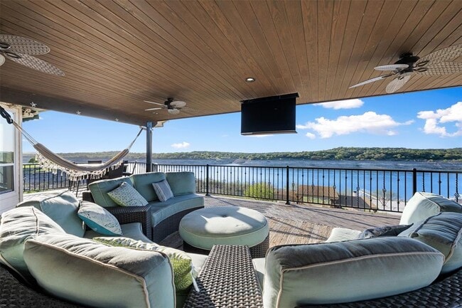 Building Photo - 3008 Point Cove