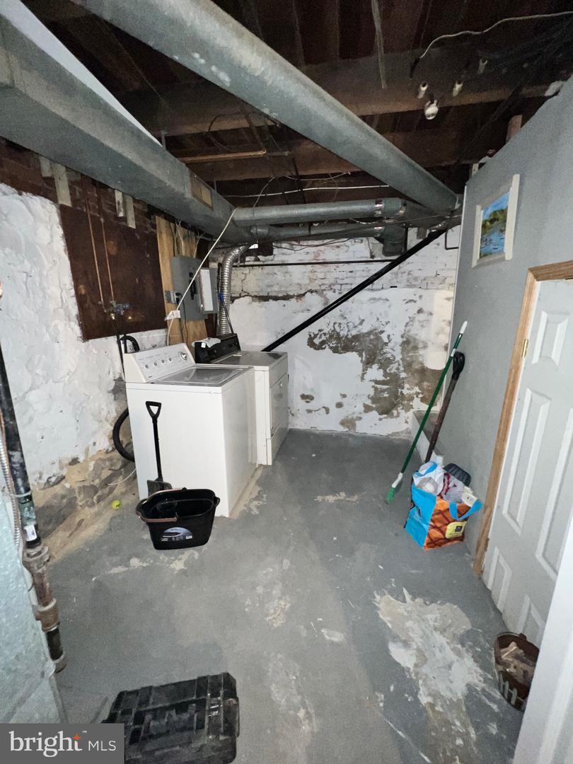 Basement - 1405 Cotton St