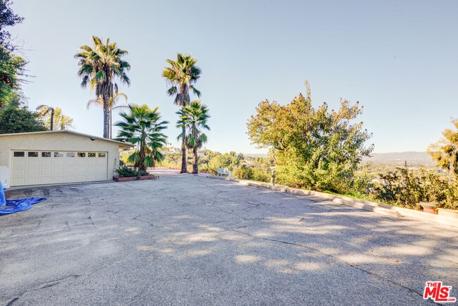 Building Photo - 4520 Gable Dr