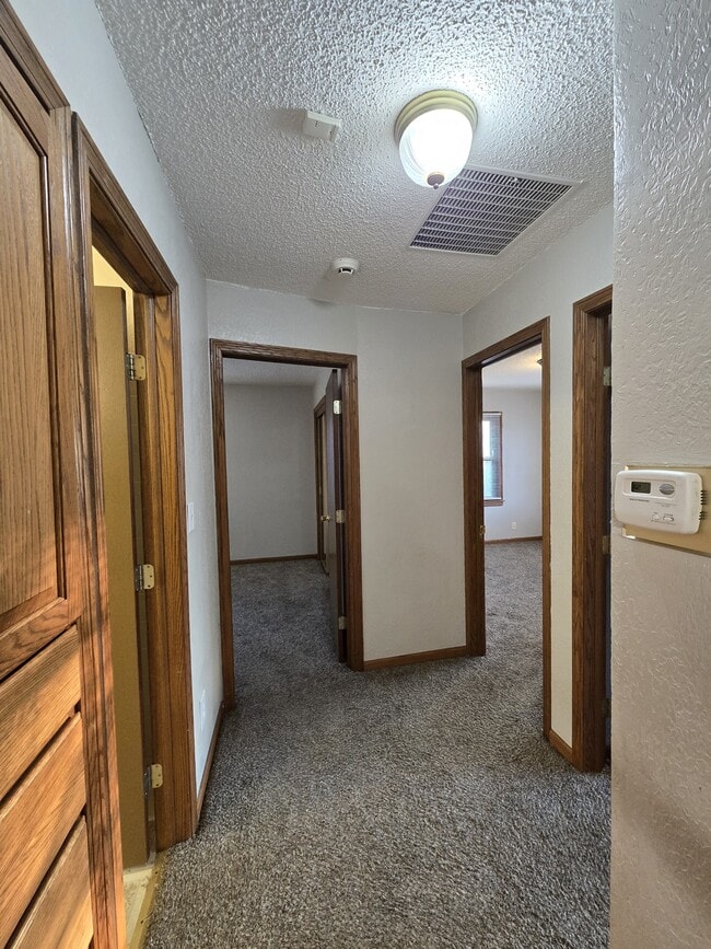 Building Photo - 714 S Fabrique Dr