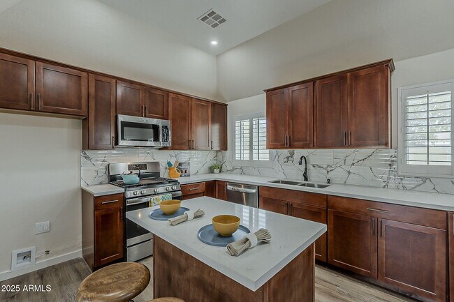 Building Photo - 8215 E Cypress St