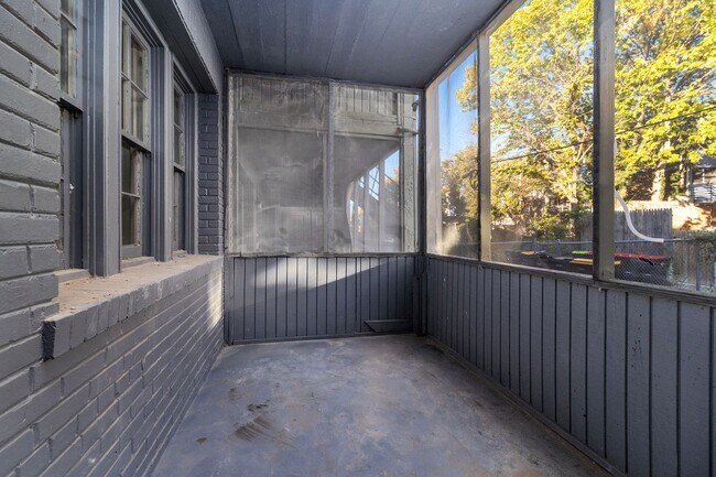 Building Photo - 4713 3rd Pl NW
