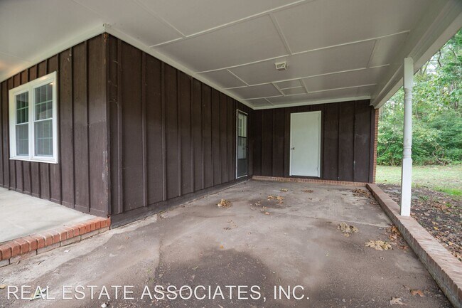 Building Photo - 3 br, 1.5 bath House - 306 5th Street