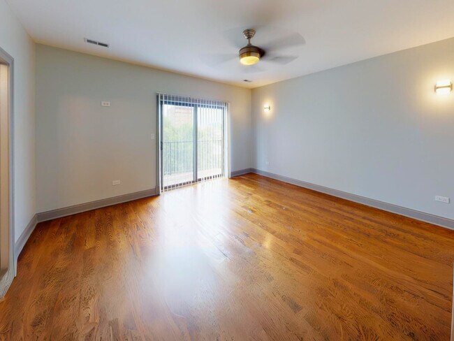 Building Photo - 4237 S Calumet Ave