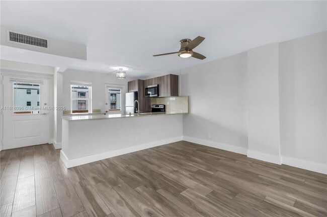 Building Photo - 505 E Dania Beach Blvd
