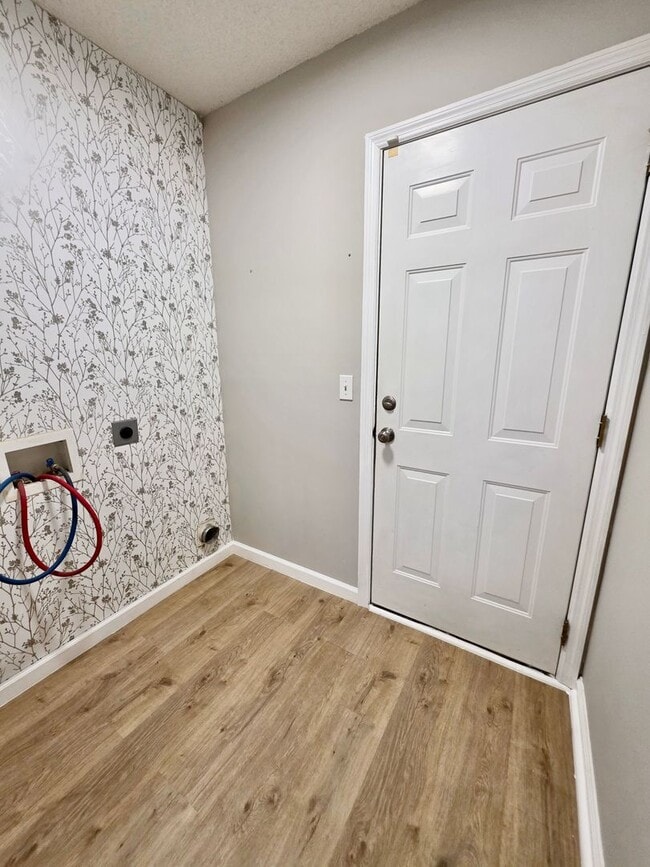 Building Photo - Charming 3 bedroom with fenced in yard - Tall Pines - Ladson