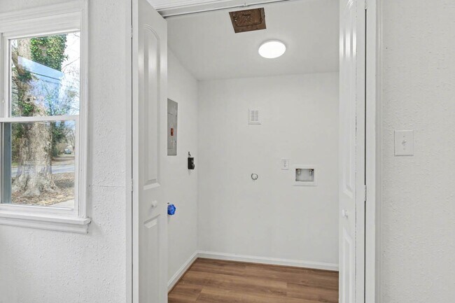 Building Photo - Renovated 3-Bedroom Home with Spacious Yard & Detached Garage