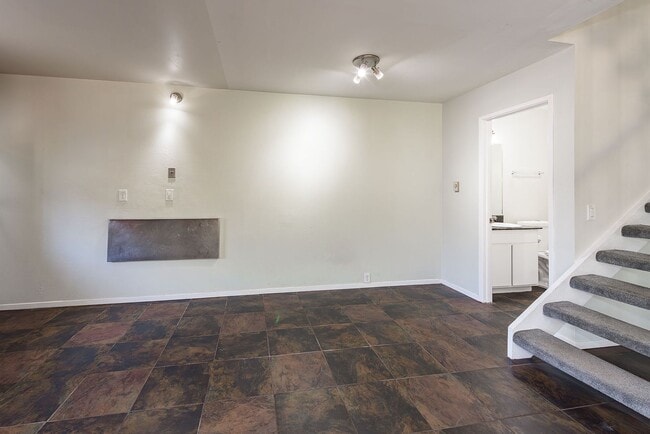 Building Photo - Amazing, Quiet University City Condo For Rent
