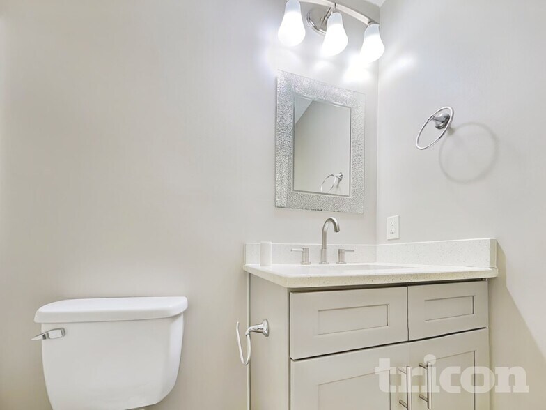 Building Photo - 404 Wolf Creek Ct