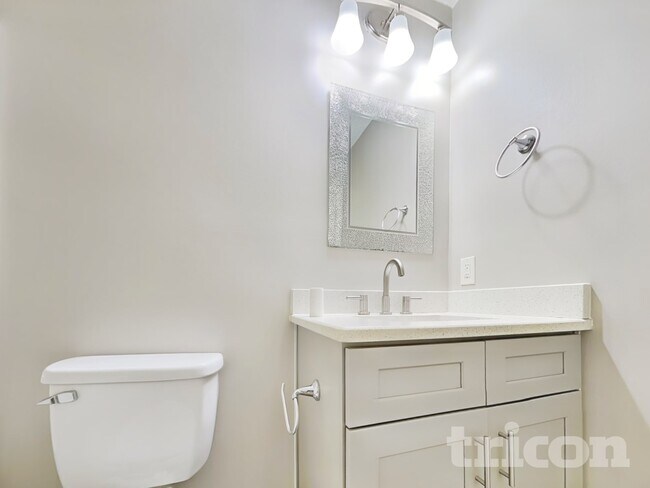 Building Photo - 404 Wolf Creek Ct