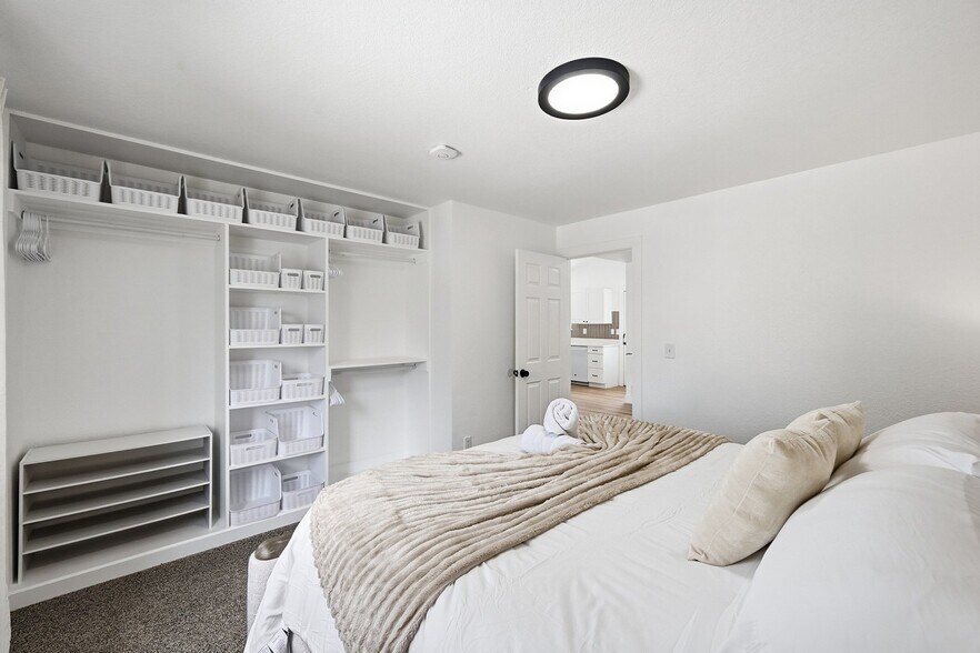 Building Photo - 4556 S Pagosa Way