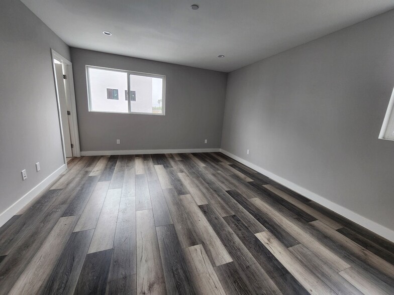 Building Photo - 2406 Hauser Blvd