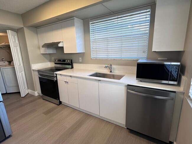 Building Photo - 2246 SE 27th Dr