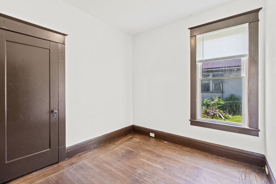 Building Photo - 320 Saratoga Ave
