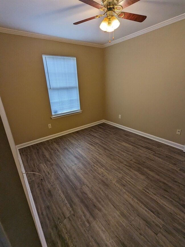 Building Photo - 729 Wailes St