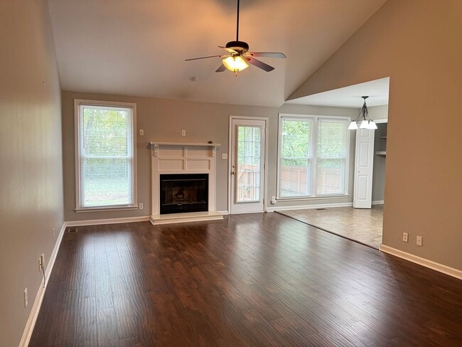 Building Photo - Sango! Partial Brick home with 3 bedrooms,...