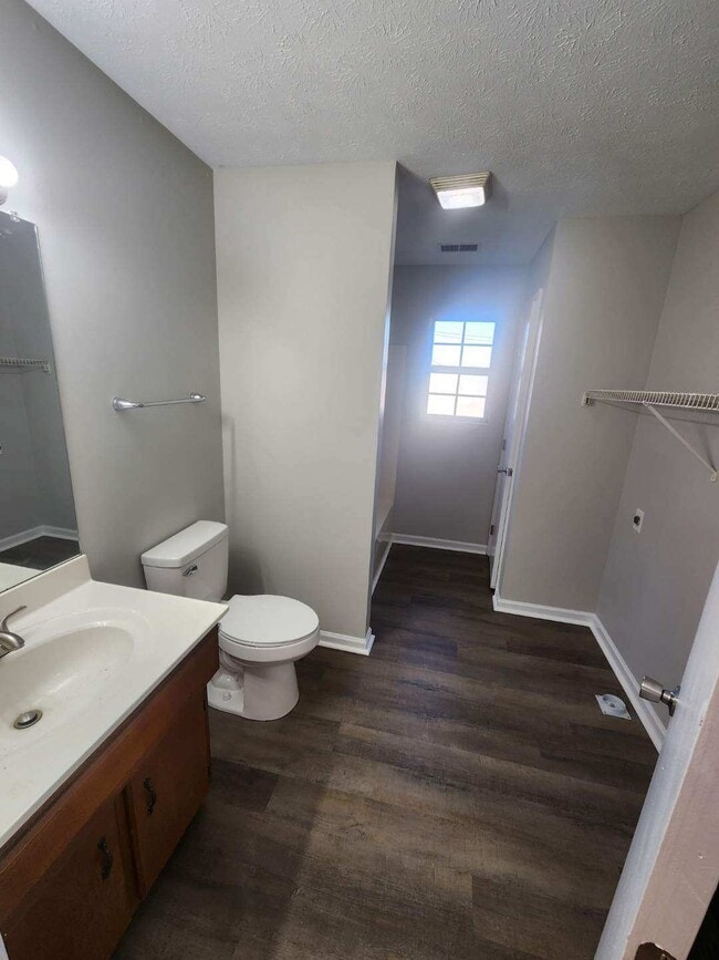 Building Photo - 132 Cardinal Dr