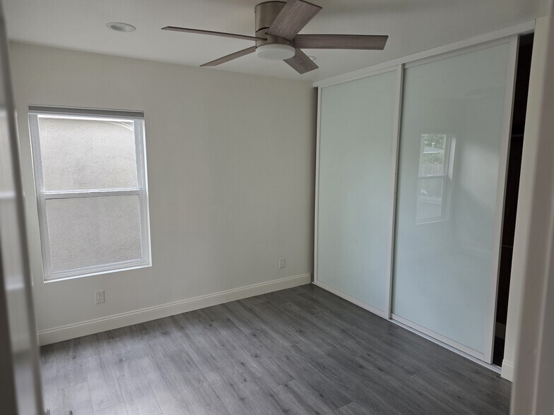 Building Photo - 425 Western Ave