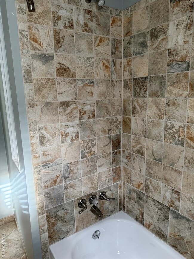 Building Photo - 2729 Kipling Ave