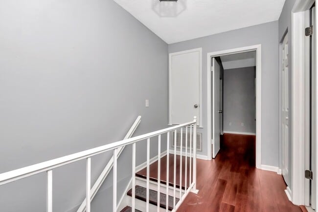 Building Photo - South Tampa 2 Bedroom w/ Office 2 Bathroom...