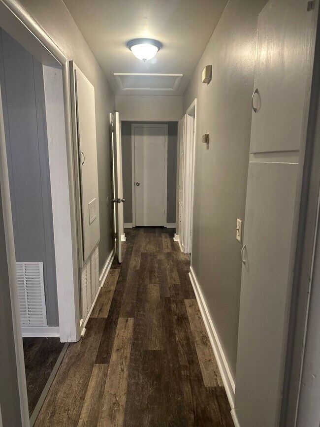 Building Photo - 3 bed fully renovated MHA Vouchers Welcomed!!!