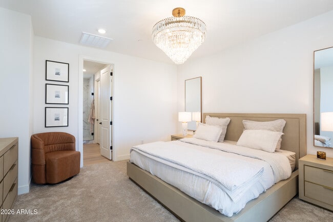 Building Photo - 2121 W Sonoran Desert Dr