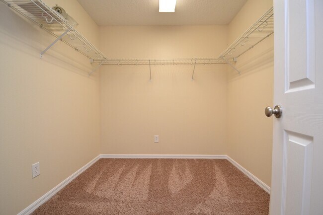 Building Photo - 408 Habitat Way
