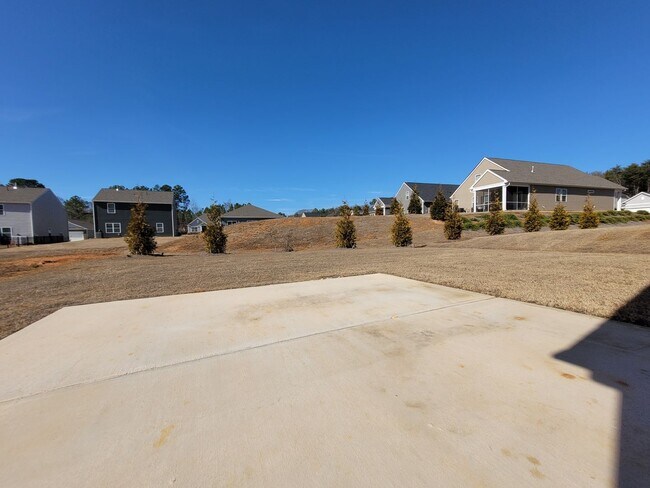 Building Photo - Spacious 4 Bedroom/ 3 Bathroom Home in Lovely Terrell - 2 Car Garage - Washer/Dryer and Lawn Main...