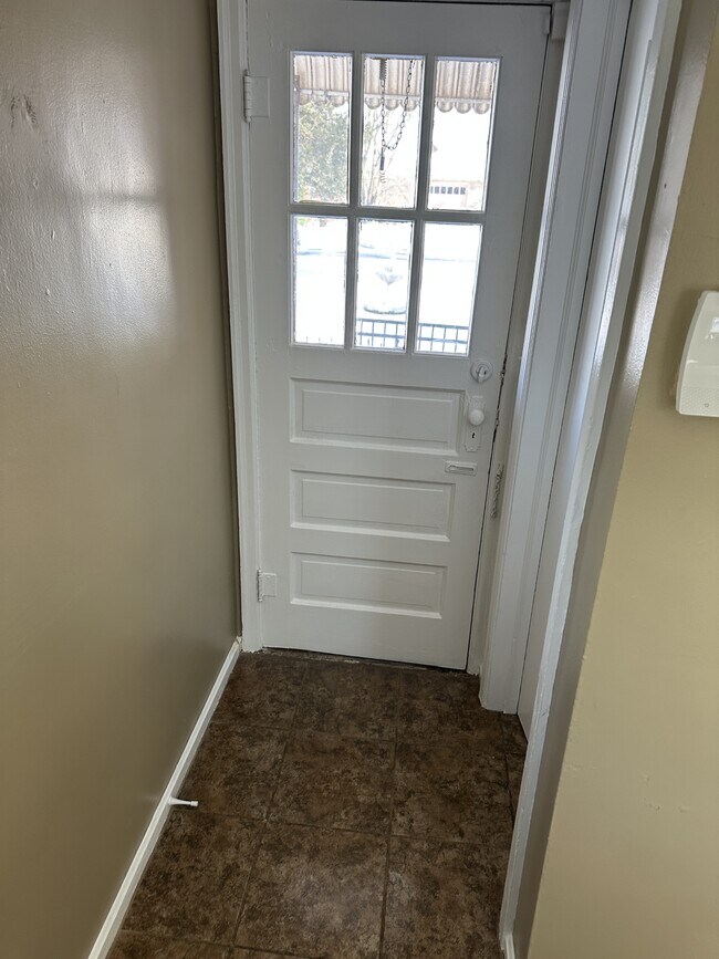 Building Photo - 2500 N 49th St