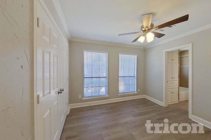 Building Photo - 7724 Grassland Dr