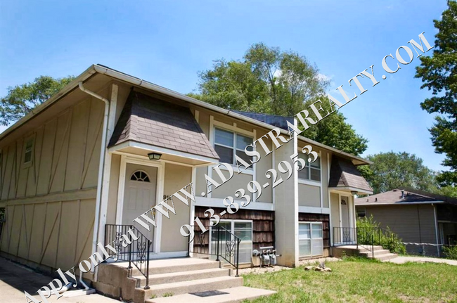 Primary Photo - Nice 3 Bed 2 Bath Duplex in Leavenworth-Av...